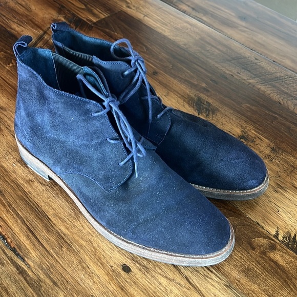 Mark Nason Men’s 11.5 Navy Suede Lace Up Chukka Boots. Like New main image 11